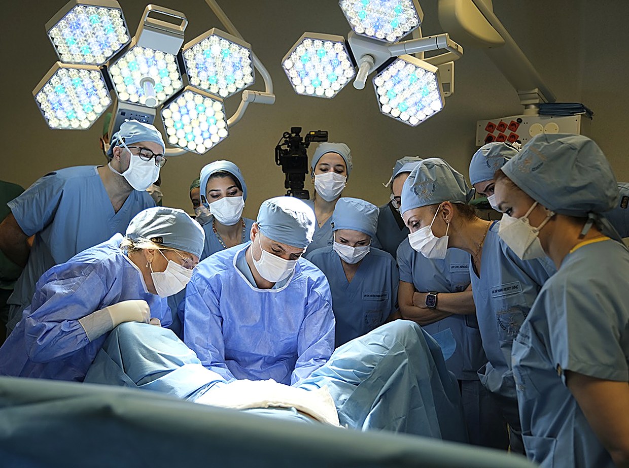 ITCGA live surgical training in the operating theatre